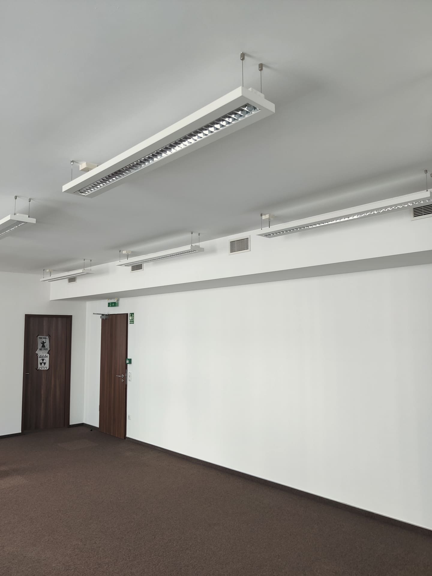 DPDgroup IT Solutions Hungary Kft. – iroda festése
